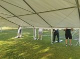 Opbouwen tent op sportpark 'Het Springer' (dag 2) (18/43)